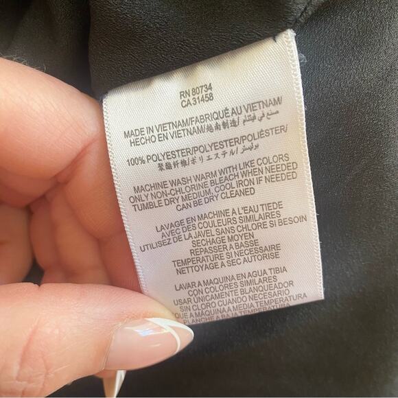 BCBGeneration black dress ruffle accent and cinched waist, size XS - Picture 4 of 5